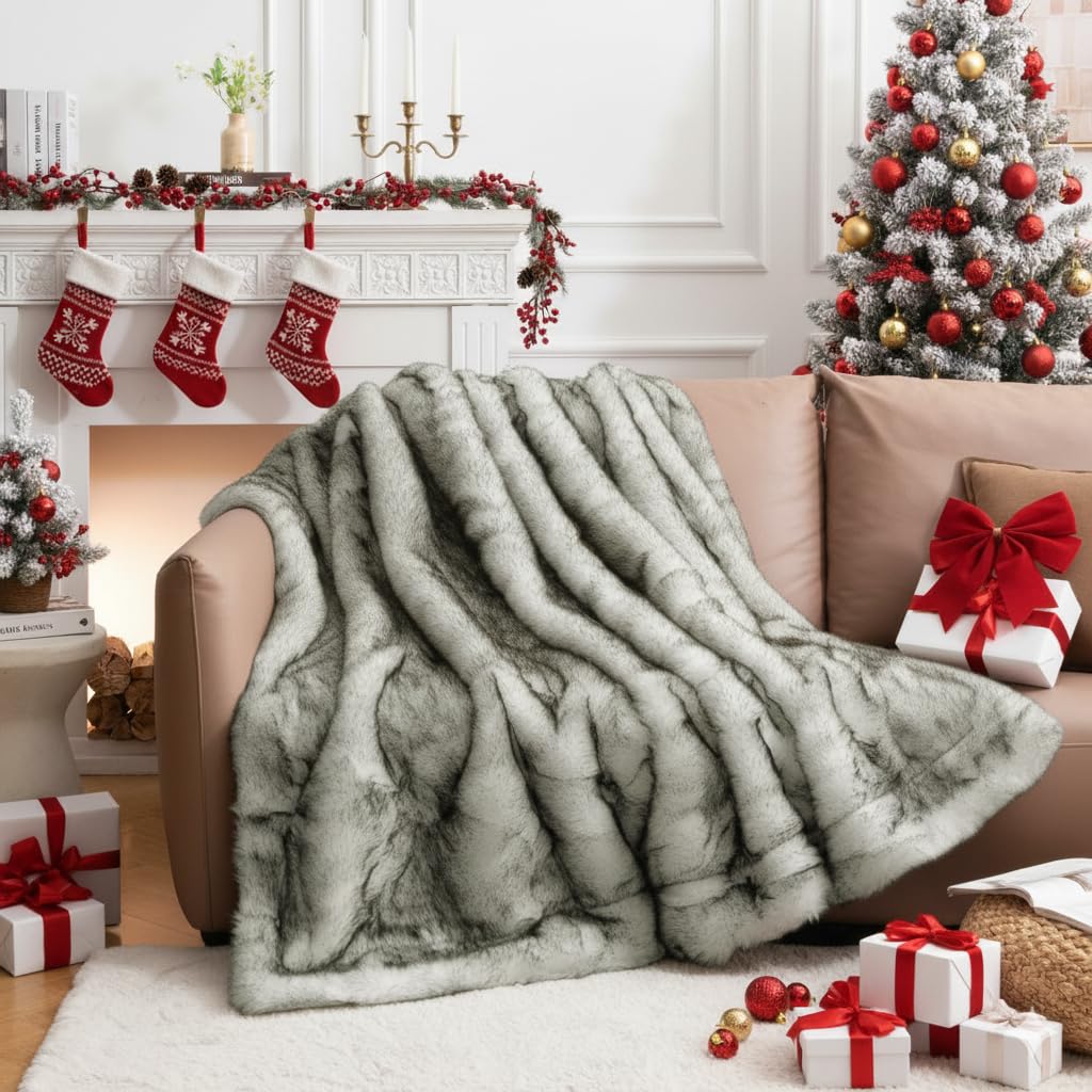 HOMFINE Luxury Faux Fur Throw Blanket - Long Fluff Fuzzy Super Thick Blanket for Sofa, Cou